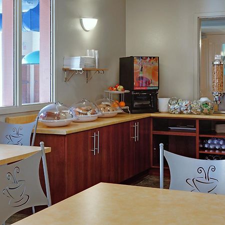 Super 8 By Wyndham Caraquet Otel Dış mekan fotoğraf