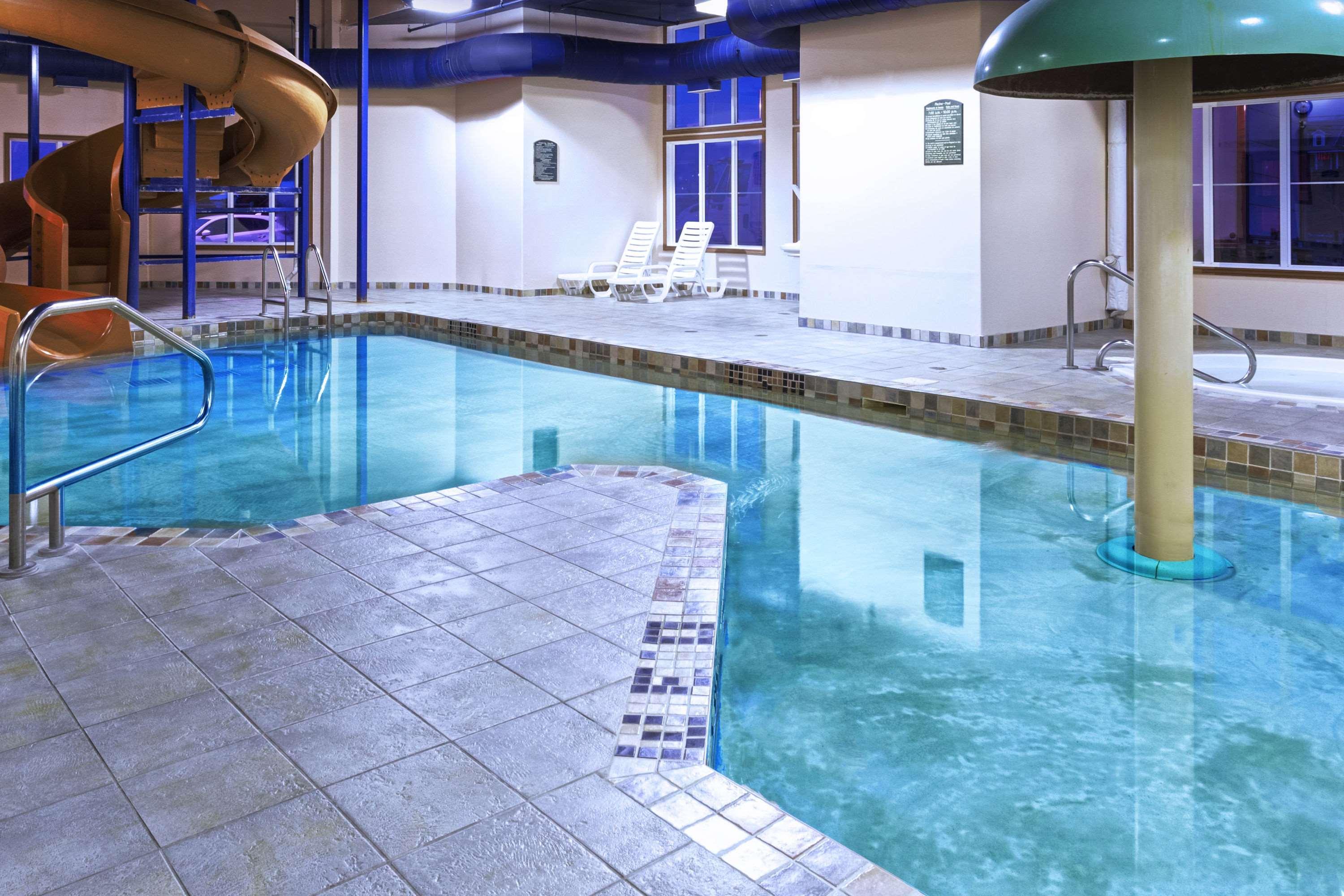 Super 8 By Wyndham Caraquet Otel Dış mekan fotoğraf